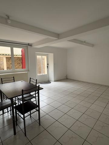 Maison de village de type 5 avec cour Bram (11150)