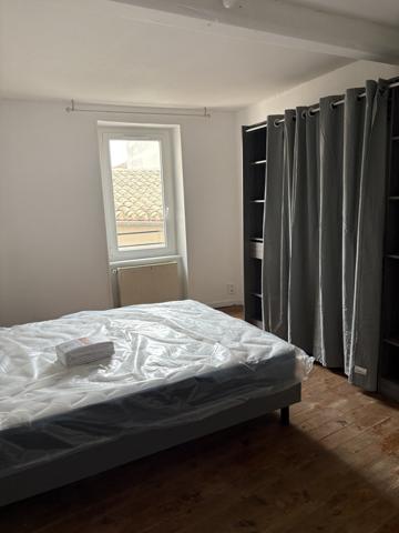 Maison de village de type 5 avec cour Bram (11150)