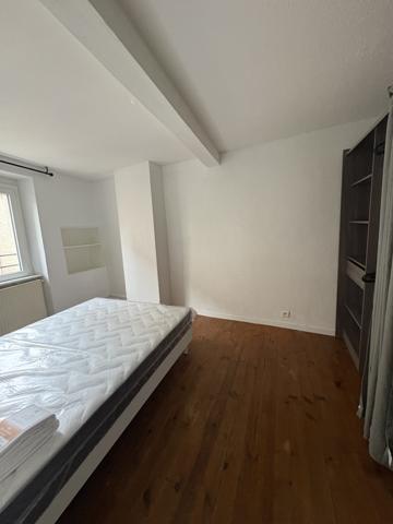 Maison de village de type 5 avec cour Bram (11150)