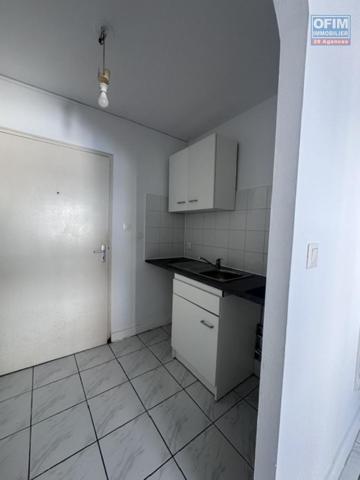 A louer appartement de type F1 sur la résidence Les Orangelles appt n°29 à Sainte Clotilde