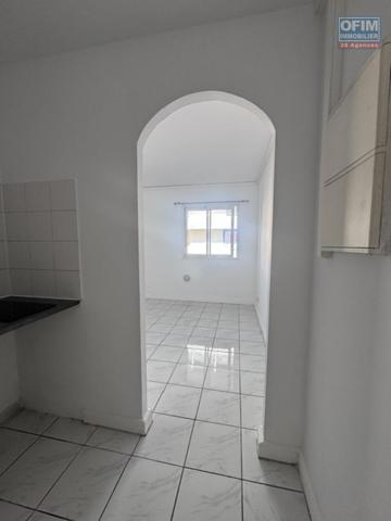A louer appartement de type F1 sur la résidence Les Orangelles appt n°29 à Sainte Clotilde