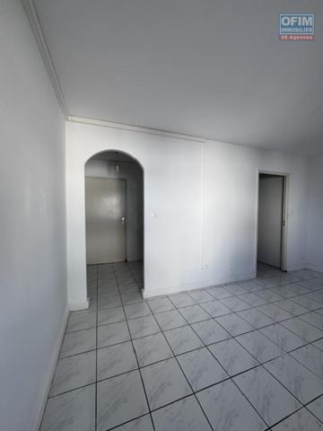 A louer appartement de type F1 sur la résidence Les Orangelles appt n°29 à Sainte Clotilde