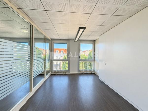 Bureau de 152m² à 797m² à la location