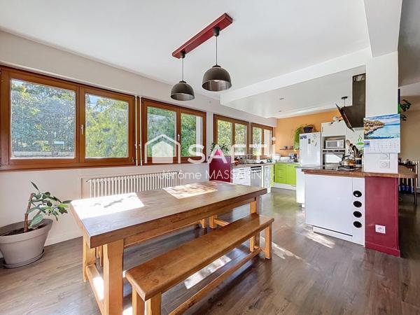 Auzeville-Tolosane - Villa 205 m²  - 8 pièces