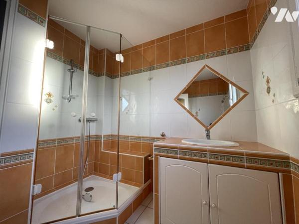 REZE À vendre – Appartement 3 pièces avec balcon, cave et garage