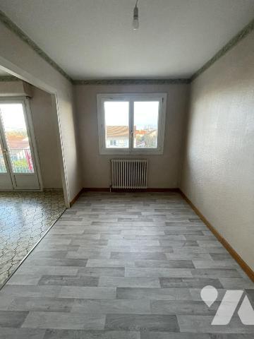 REZE À vendre – Appartement 3 pièces avec balcon, cave et garage
