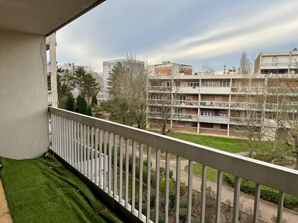 Cergy (95000) Duplex 1 chambre Cergy Grand-centre
