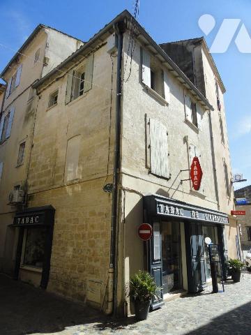 EN EXCLUSIVITE  dans petite copropriété syndic bénévole. Appartement de type P2 au dernier étag...