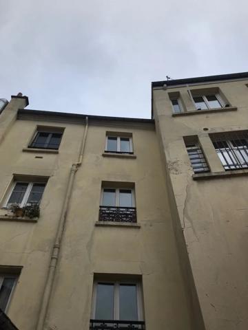 Vente                                                      Appartement
                        
                     2 pièces                      24 m2                     à Pantin