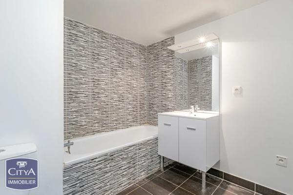 Appartement à vendre 3 pièces 59m² Saint-Cyr-sur-Loire (37540)
