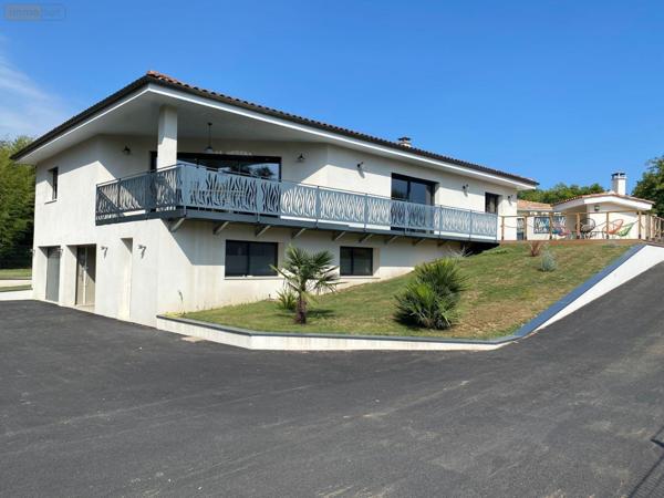 Villa à vendre à Les Billaux en Gironde (33500), ref : 11633/331