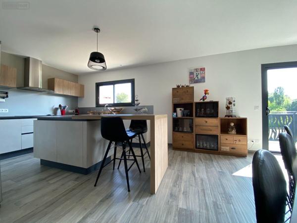 Villa à vendre à Les Billaux en Gironde (33500), ref : 11633/331