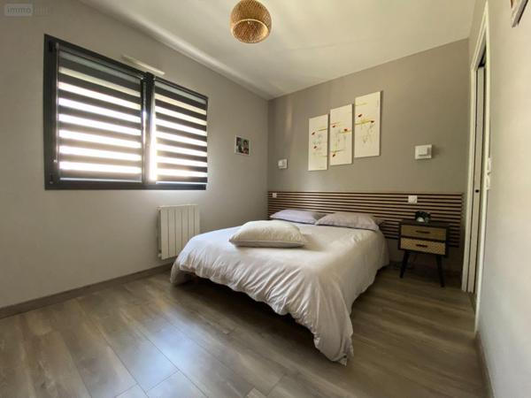 Villa à vendre à Les Billaux en Gironde (33500), ref : 11633/331