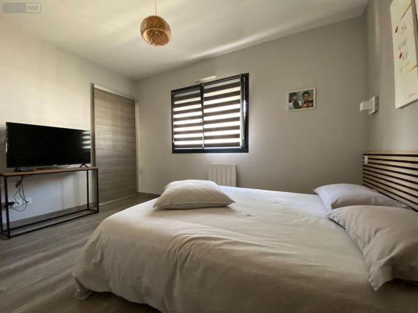 Villa à vendre à Les Billaux en Gironde (33500), ref : 11633/331