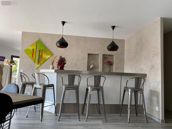 Villa à vendre à Les Billaux en Gironde (33500), ref : 11633/331