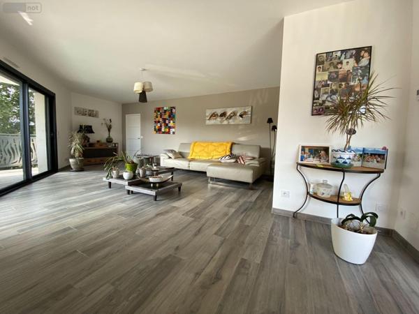 Villa à vendre à Les Billaux en Gironde (33500), ref : 11633/331