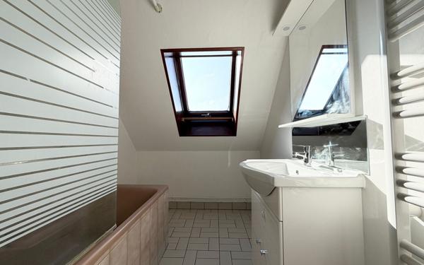 Maison à vendre    7 pièces • 147 m2 Lèves