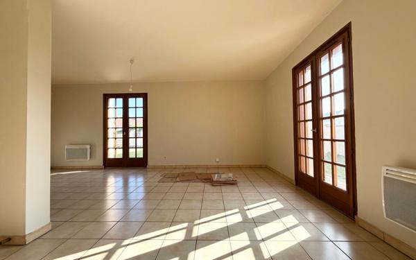 Maison à vendre    7 pièces • 147 m2 Lèves