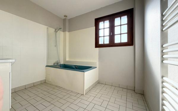 Maison à vendre    7 pièces • 147 m2 Lèves