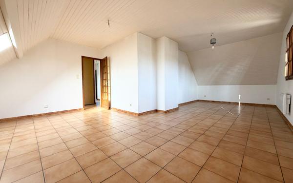 Maison à vendre    7 pièces • 147 m2 Lèves