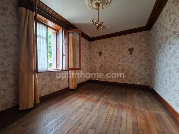 Maison de 220m² à MONNAIE (37), jusqu'à 7 chambres, possibilité de partie locative ou cabinet professionnel