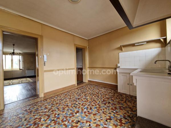 Maison de 220m² à MONNAIE (37), jusqu'à 7 chambres, possibilité de partie locative ou cabinet professionnel