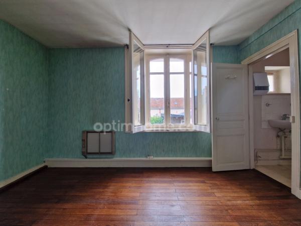Maison de 220m² à MONNAIE (37), jusqu'à 7 chambres, possibilité de partie locative ou cabinet professionnel