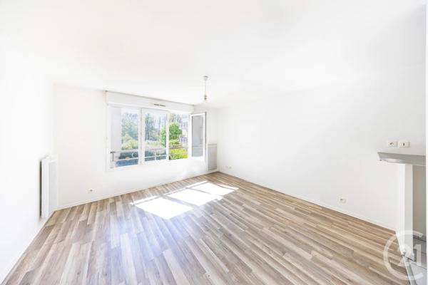 Appartement F2 à vendre  2 pièces - 39 m 2   VIGNEUX SUR SEINE  - 91