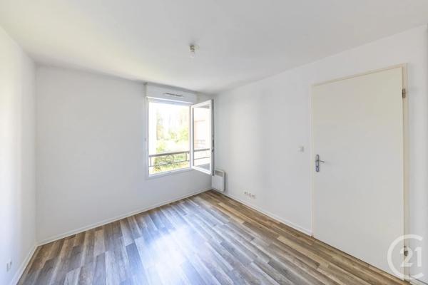 Appartement F2 à vendre  2 pièces - 39 m 2   VIGNEUX SUR SEINE  - 91