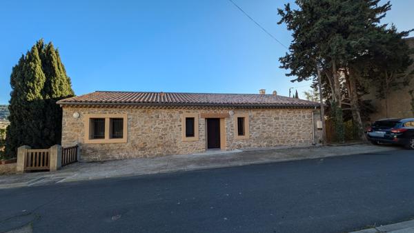 MAISON DE VILLAGE - PIERRES APPARENTES