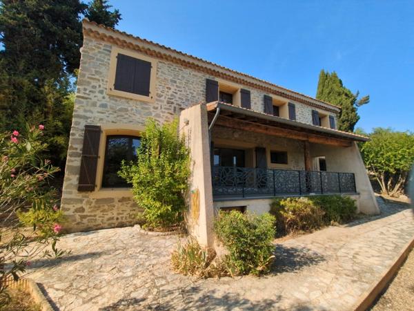 MAISON DE VILLAGE - PIERRES APPARENTES