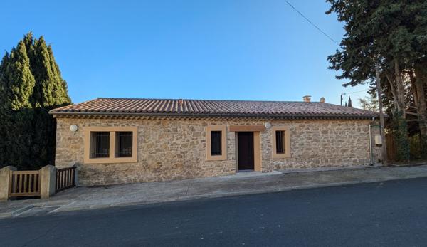 MAISON DE VILLAGE - PIERRES APPARENTES
