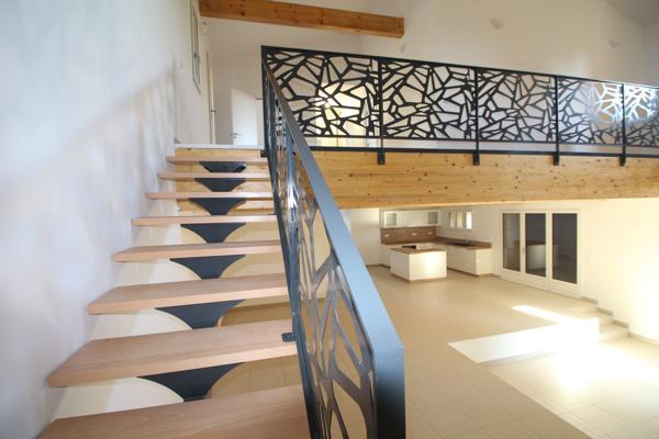 MAISON DE VILLAGE - PIERRES APPARENTES