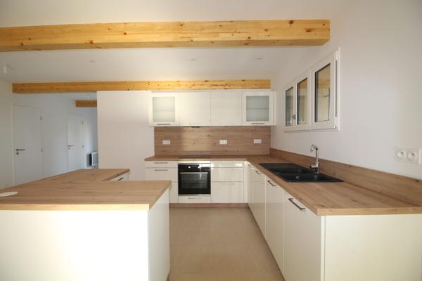 MAISON DE VILLAGE - PIERRES APPARENTES