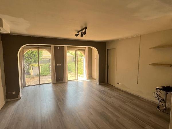 Location Maison 4 pièces 80.5 m² - 6 RUE FONTAINE Pierrelatte 26700