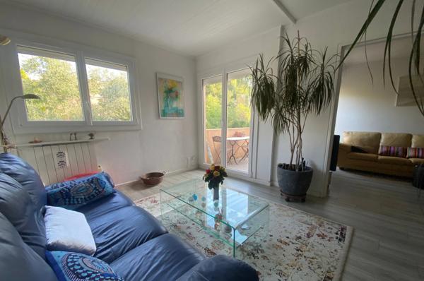 Appartement à vendre 4 pièces MOUGINS (dernier étage)