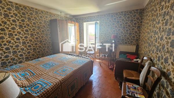 Maison de campagne avec 4 chambres, 1154 m² de terrain;