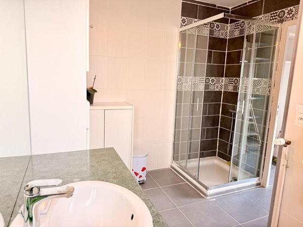 Maison sur sous-sol 5 pièces 4 chambres 110 m2