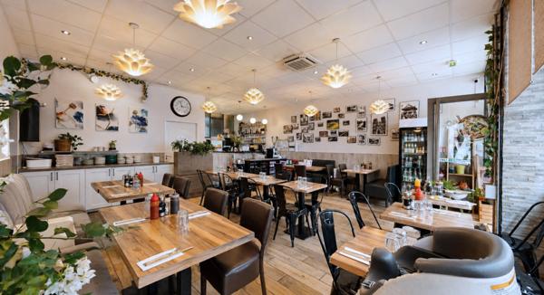 Local Commercial 3 pièces - 94 m²
