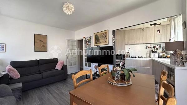 Vente                                                      Appartement
                        
                     4 pièces                      69 m2                     à Toulouse