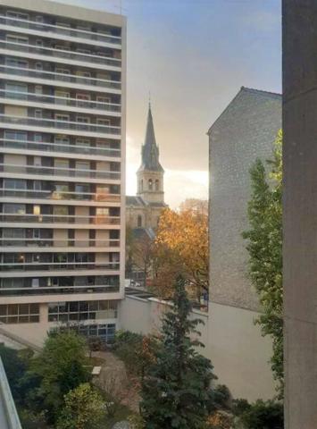 lumineux studio avec balcon