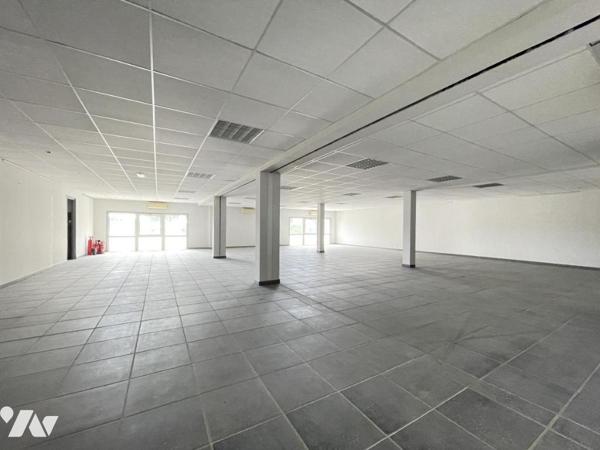 IMMEUBLE DE RAPPORT AVEC LOCAL PROFESSIONNEL ET APPARTEMENT TOIT TERRASSE