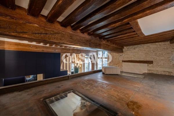 Vente Appartement 2 pièces de 84m² - 75004 Paris