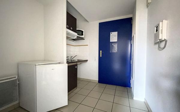 Appartement à louer    1 pièce •  Idron