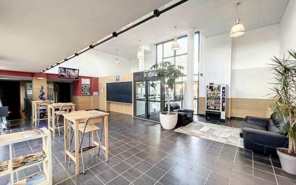 Appartement à louer    1 pièce •  Idron