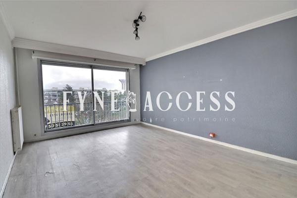 T3 - 71M² - BALCON - VÉNISSIEUX - RAVALEMENT FACADE - MINGUETTES - GARAGE - PROCHE ECOLE - COLLEGE - COMMERCES - AXES ROUTIERS A6 - A7 - ROCADE EST - TRAMWAY - METRO - BUS - GARE , Venissieux