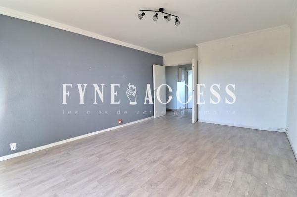 T3 - 71M² - BALCON - VÉNISSIEUX - RAVALEMENT FACADE - MINGUETTES - GARAGE - PROCHE ECOLE - COLLEGE - COMMERCES - AXES ROUTIERS A6 - A7 - ROCADE EST - TRAMWAY - METRO - BUS - GARE , Venissieux