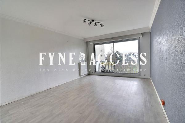 T3 - 71M² - BALCON - VÉNISSIEUX - RAVALEMENT FACADE - MINGUETTES - GARAGE - PROCHE ECOLE - COLLEGE - COMMERCES - AXES ROUTIERS A6 - A7 - ROCADE EST - TRAMWAY - METRO - BUS - GARE , Venissieux