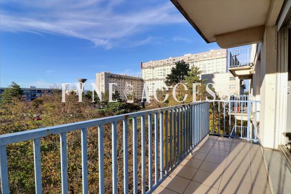 T3 - 71M² - BALCON - VÉNISSIEUX - RAVALEMENT FACADE - MINGUETTES - GARAGE - PROCHE ECOLE - COLLEGE - COMMERCES - AXES ROUTIERS A6 - A7 - ROCADE EST - TRAMWAY - METRO - BUS - GARE , Venissieux
