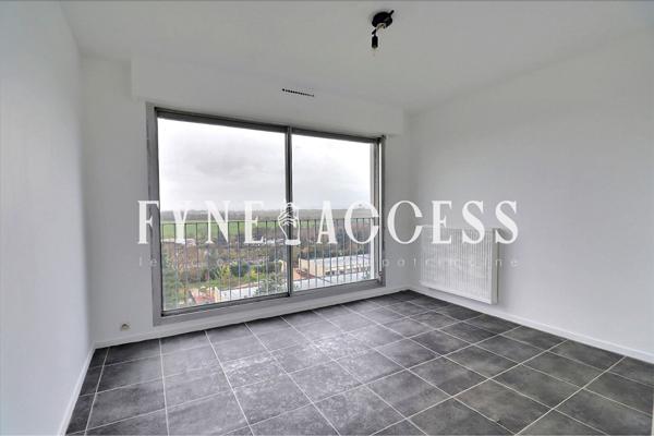 T3 - 71M² - BALCON - VÉNISSIEUX - RAVALEMENT FACADE - MINGUETTES - GARAGE - PROCHE ECOLE - COLLEGE - COMMERCES - AXES ROUTIERS A6 - A7 - ROCADE EST - TRAMWAY - METRO - BUS - GARE , Venissieux